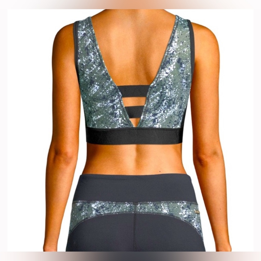 ALALA - Kea Printed‎ Performance Crop Top/ sports bra w/ open back small
